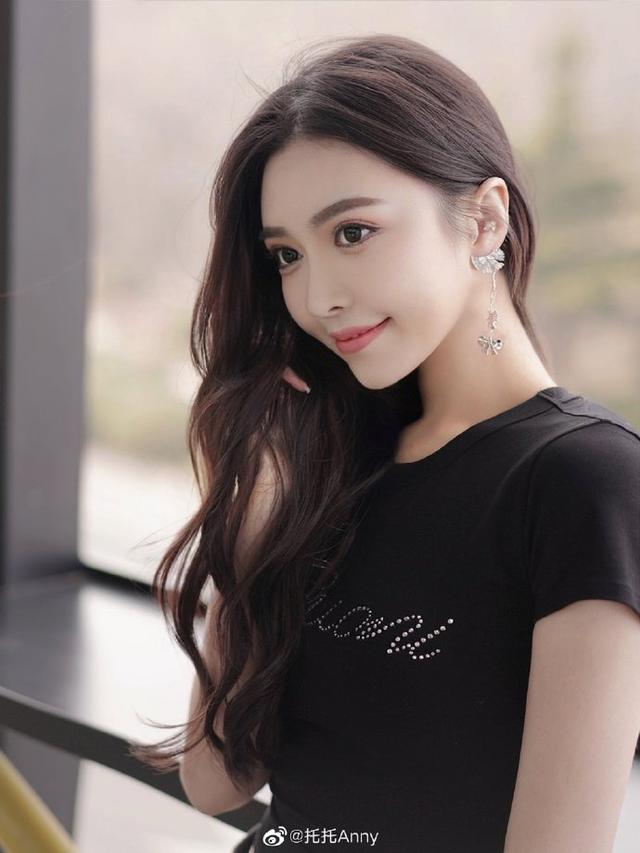 AI天美制片虐恋